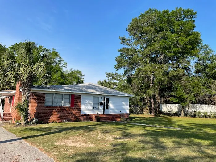 Grand Village Mobile Home Park Picture 5