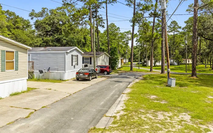 Grand Village Mobile Home Park Picture 4