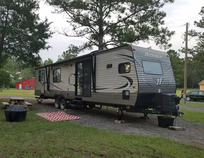 Sapphire Island Camping & RV Park Picture 5