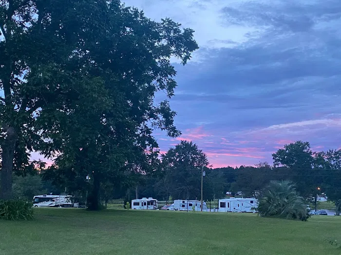 Just Loafin RV Park Picture 2