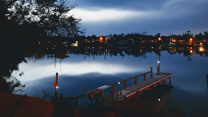 Gulf Oaks RV Park & Smuggler's Cove Marina Picture 4