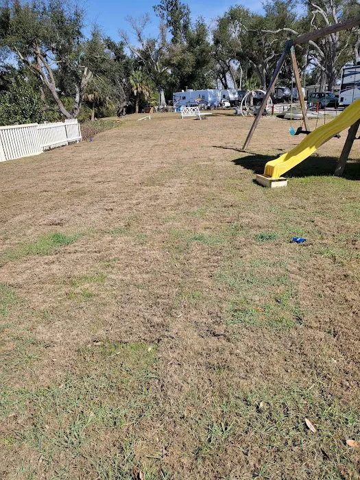 Gulf Oaks RV Park & Smuggler's Cove Marina Picture 10