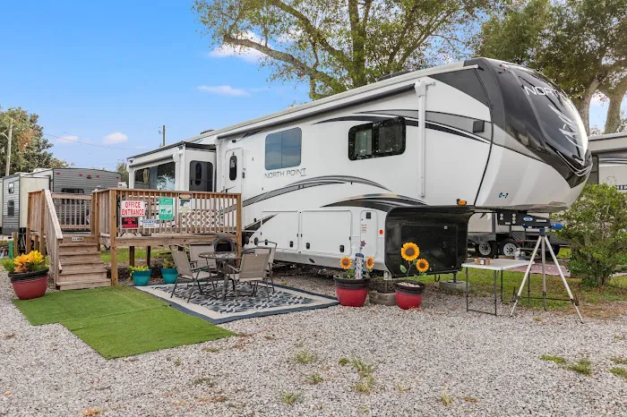Nautical Point RV Park Picture 3