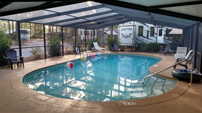Pineglen Motorcoach & RV Park Picture 1