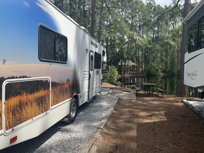 Pineglen Motorcoach & RV Park Picture 8