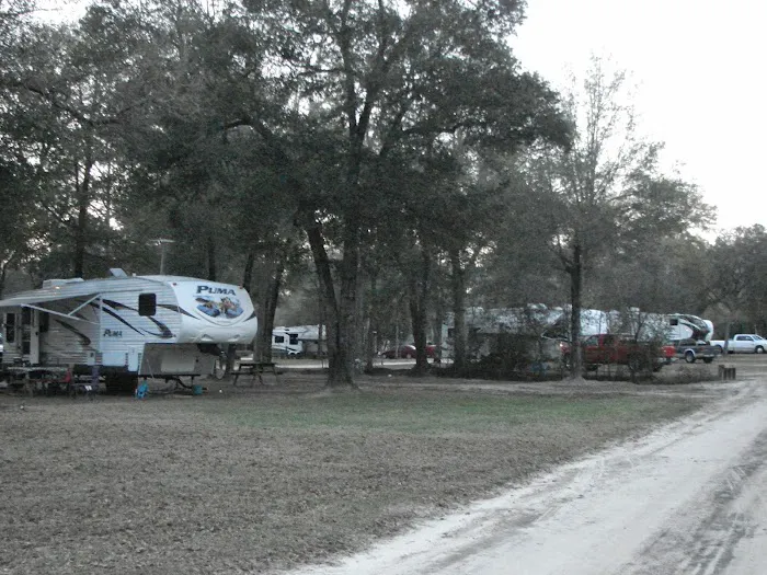 River's Edge RV Campground Picture 8