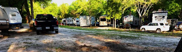 Cedar Lakes RV Park & Campground Picture 10