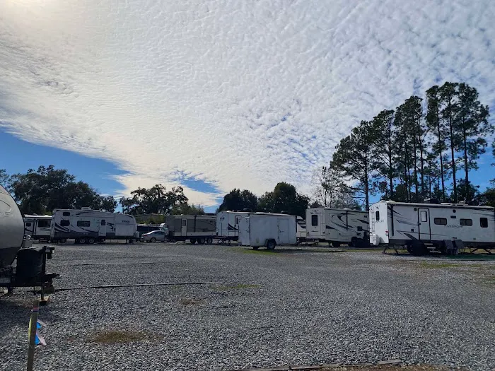 Eastern Pines RV Park Picture 8