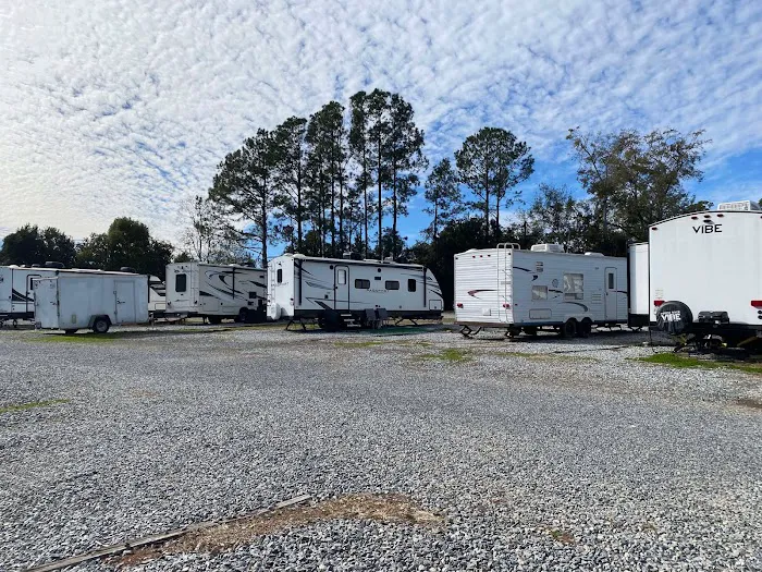 Eastern Pines RV Park Picture 4