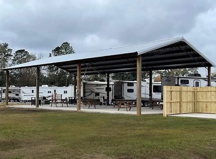 Eastern Pines RV Park Picture 7