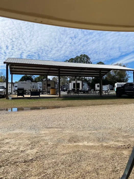 Eastern Pines RV Park Picture 9