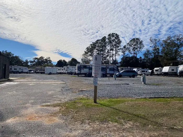 Eastern Pines RV Park Picture 10