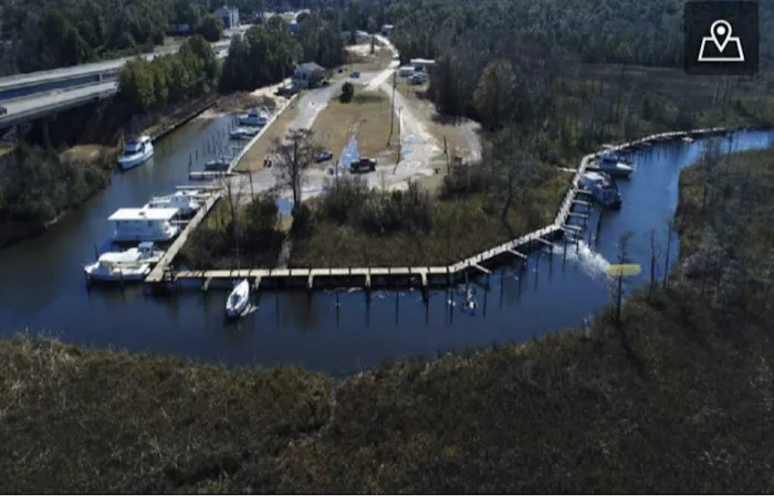 Swamp House RV Park & Marina Picture 8