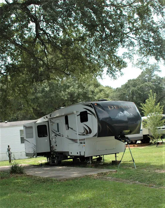 Tanglewood Gardens RV Park Picture 7