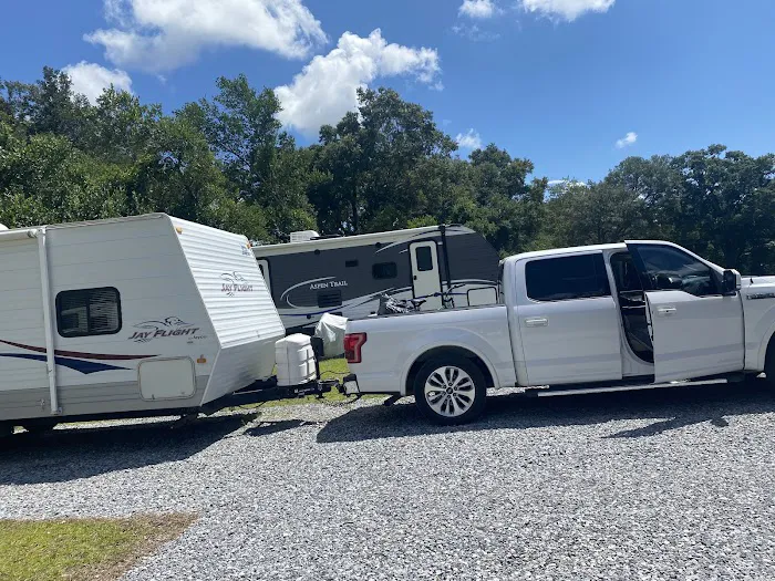 Camp and Cottage RV Park Picture 10