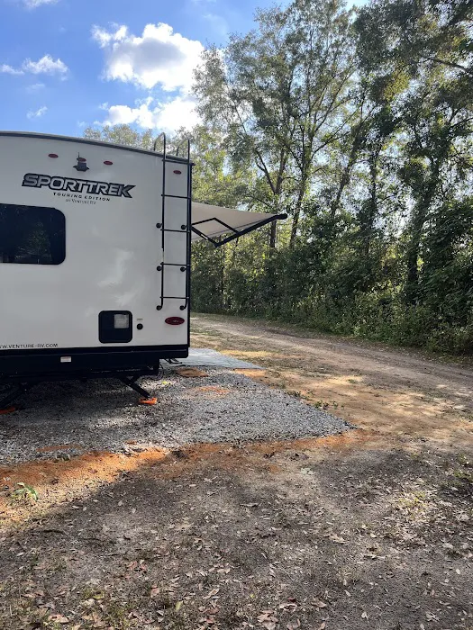 Camp and Cottage RV Park Picture 1