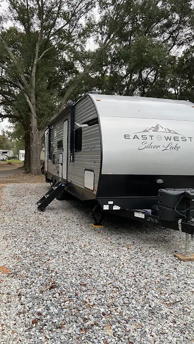 Camp and Cottage RV Park Picture 2