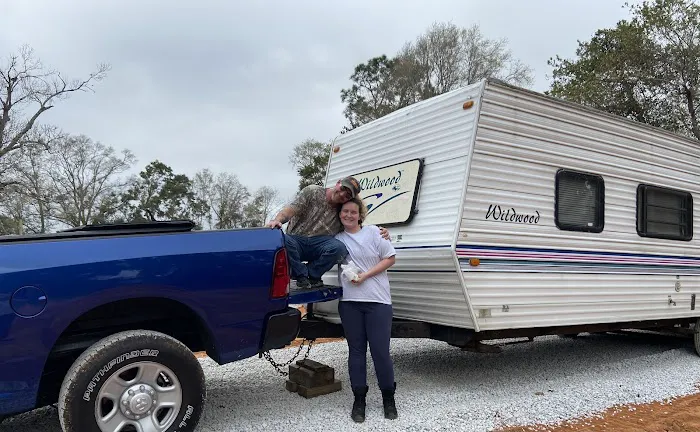 Camp and Cottage RV Park Picture 7