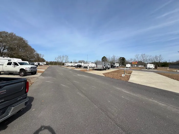 OLLIE RV PARK Picture 6