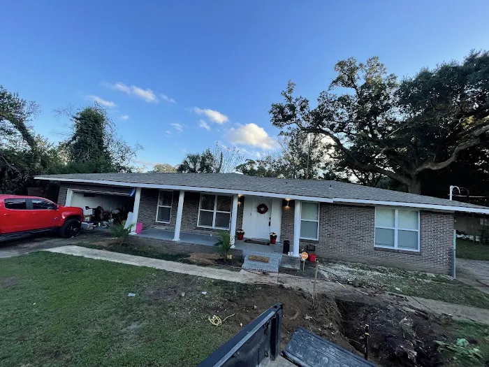 Southeastern Apartments. Deluna Trailer Park Picture 2