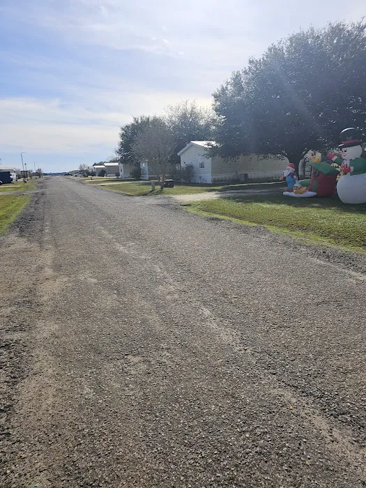 Heritage Village Manufactured Homes Picture 3