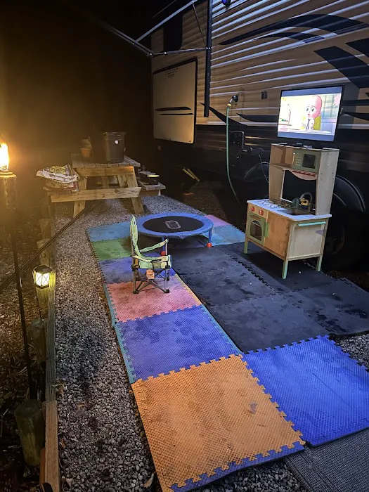 Long Dog RV Park Picture 6