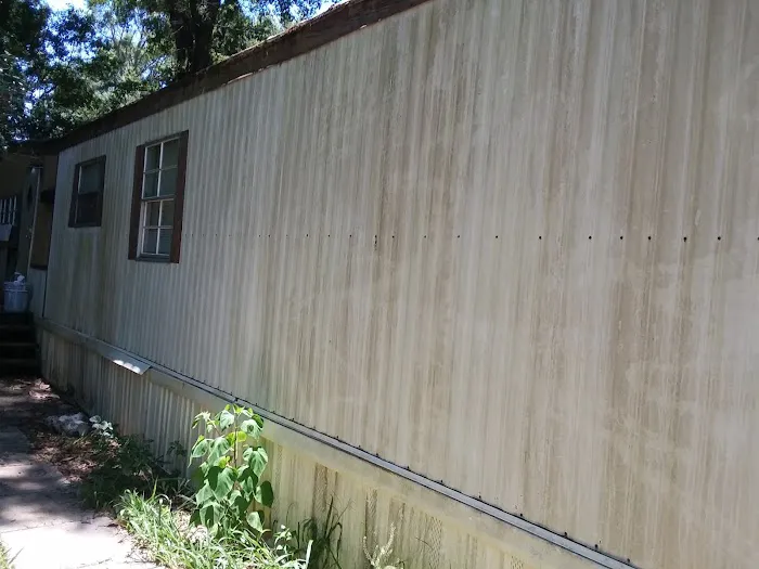 Oaklodge Mobile Home Park Picture 4