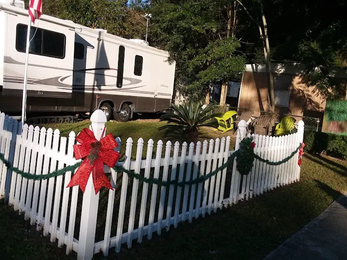 Oaklodge Mobile Home Park Picture 10
