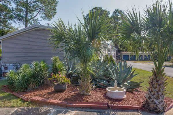 Admiral Mobile Home Park Picture 6