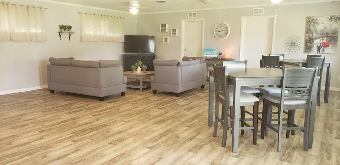 Admiral Mobile Home Park Picture 3