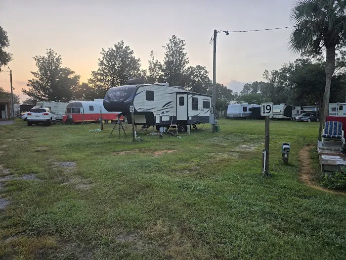 Lillian Breeze RV Park & Storage Picture 5