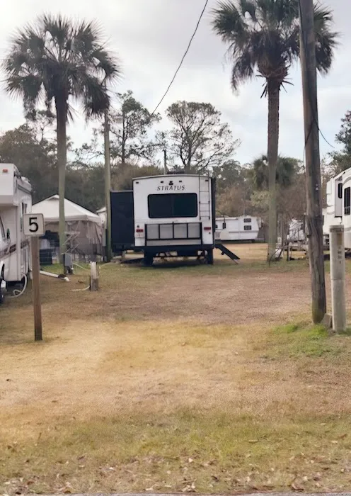 Lillian Breeze RV Park & Storage Picture 6