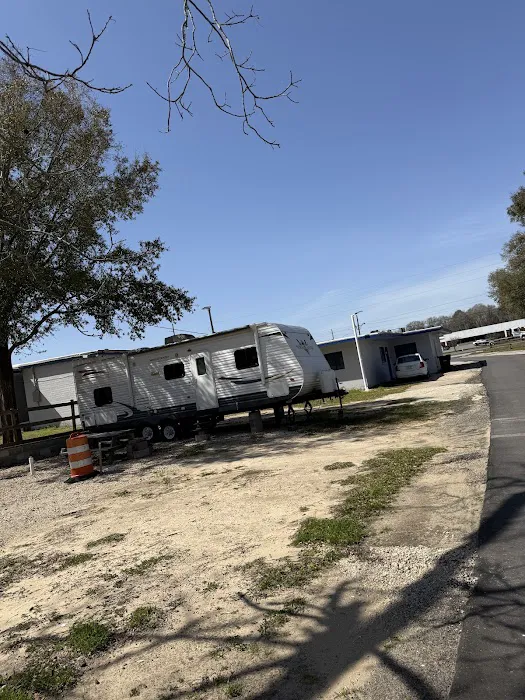 Plantation RV Trailer Park Picture 5