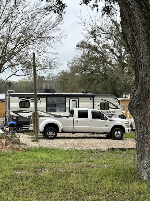 Plantation RV Trailer Park Picture 8
