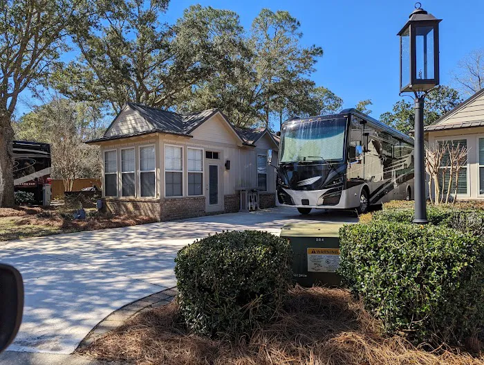 Heritage Motor Coach Resort & Marina Picture 10
