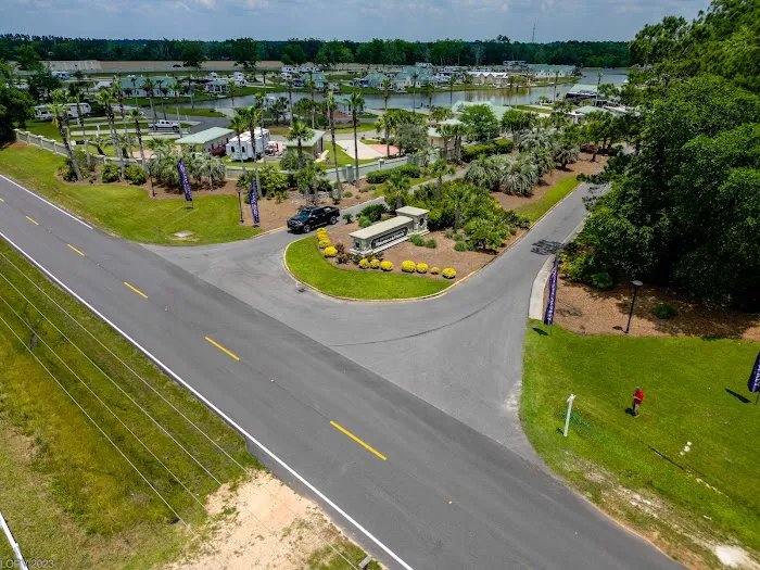 Lake Osprey RV Resort Picture 9