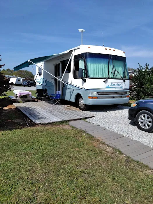 Cherokee Farms RV Park Picture 2