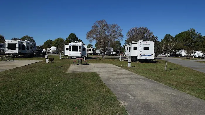 Gulf Breeze RV Resort Picture 8