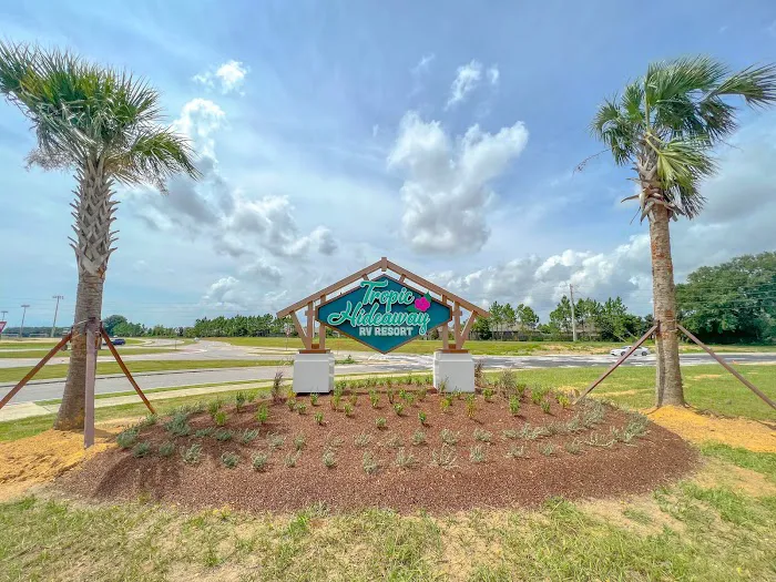 Tropic Hideaway RV Resort Picture 2