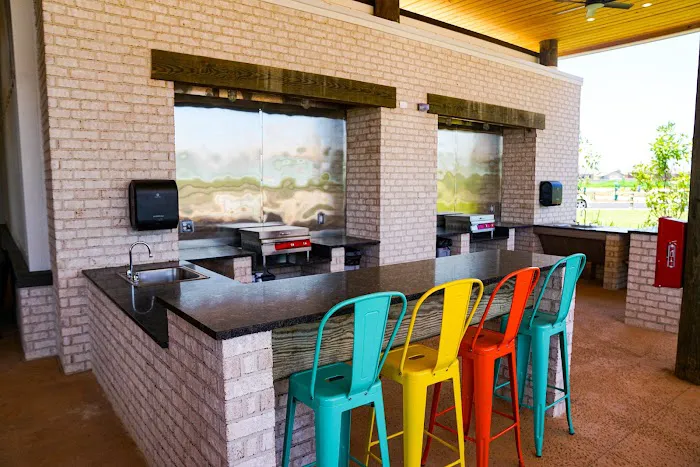 Tropic Hideaway RV Resort Picture 9