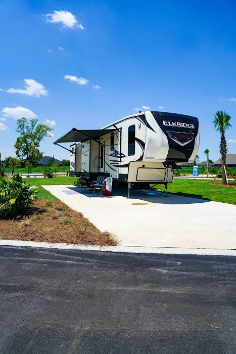 Tropic Hideaway RV Resort Picture 7