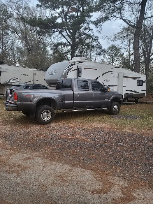 V & S RV Park Picture 3