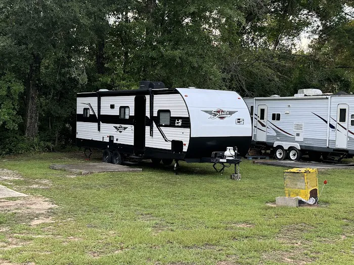 V & S RV Park Picture 7