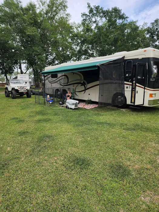 Sun Runners RV Park Picture 9