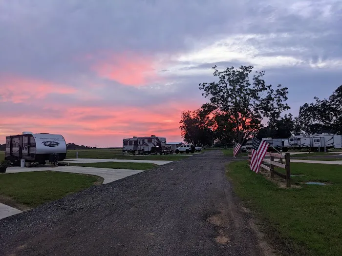 Coastal Paradise RV Resort Picture 3