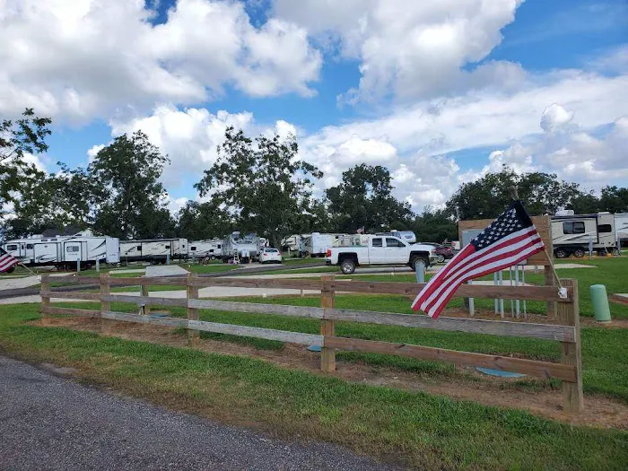 Coastal Paradise RV Resort Picture 9