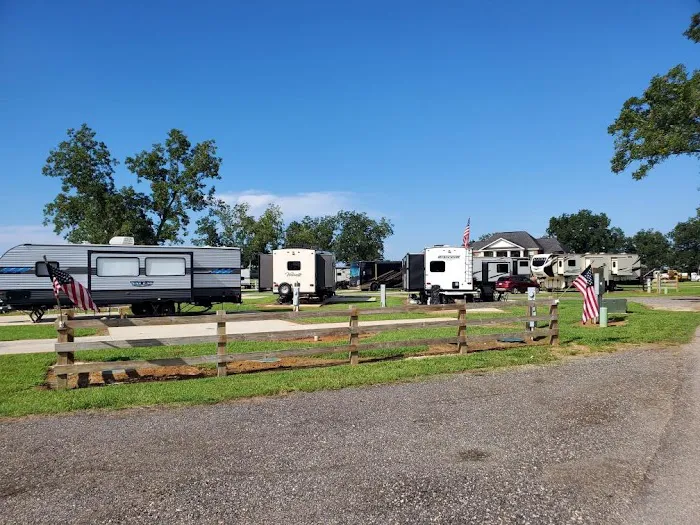 Coastal Paradise RV Resort Picture 8