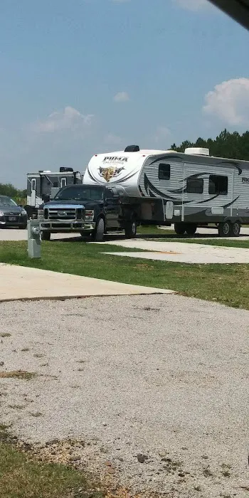 Foley Oaks RV Resort Picture 2