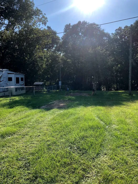 Southern Breeze RV Park Picture 2