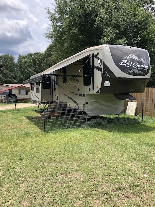 Southern Breeze RV Park Picture 3